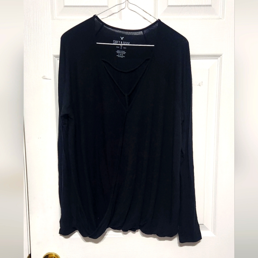 Triangle T-Neck Blouse